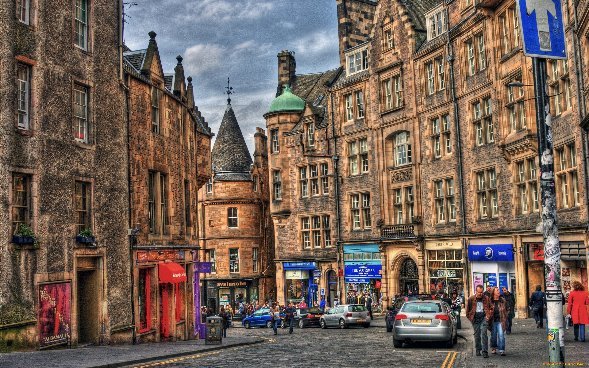 Площадь шотландии. Шотландия столица Эдинбург. Cockburn Street, Эдинбург, Шотландия. Старинная улочка Эдинбурга Шотландия. Глазго старый город.